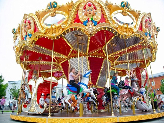 В Коломне после технического перерыва снова заработала карусель &quot;Сказка&quot;
