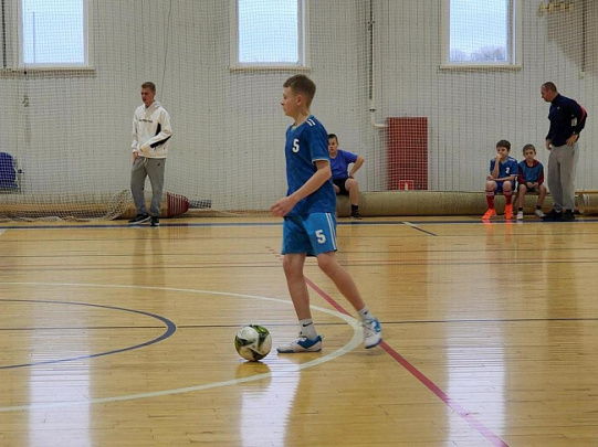 Четвёртый тур открытого первенства Луховиц по футзалу 