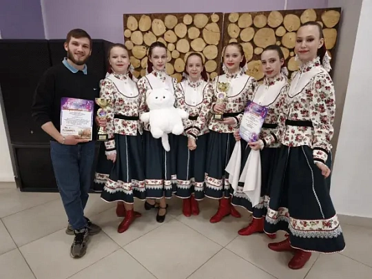 Коломенские ансамбли "Пламя" и "Сударушка" блистательно выступили на XIV Всероссийском конкурсе "Созвездие талантов" 