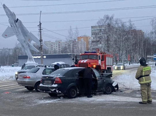 Авария с двумя легковыми автомобилями в Белозёрском