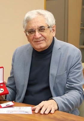 Профессор ГСГУ Владимир Викторович собрал воедино труды литературного критика Дмитрия Дарского