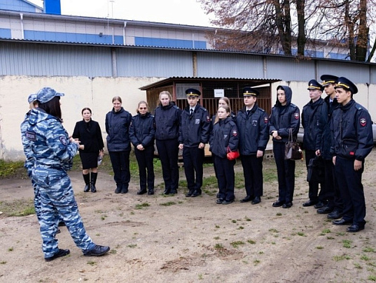 Воскресенские студенты попробовали себя в роли полицейских