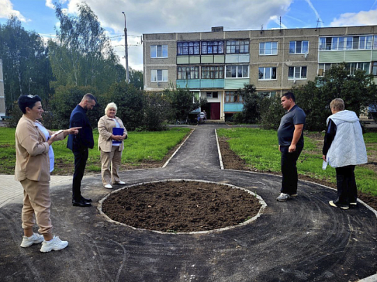 В селе &quot;Макеево&quot; заменят асфальтовое покрытие проездов и парковочных мест
