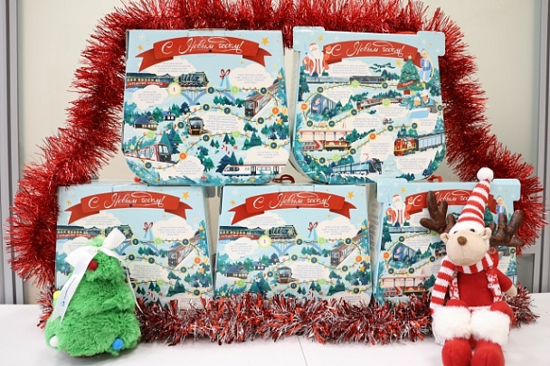 Дети сотрудников Коломенского завода получат сладкие подарки от Деда Мороза