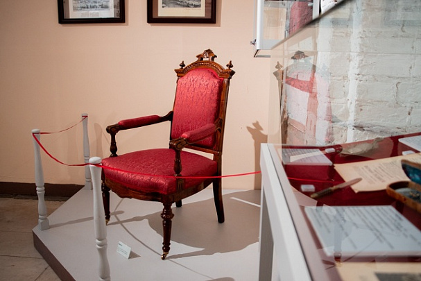 В Дом Озерова вернулся реставрационный экспонат