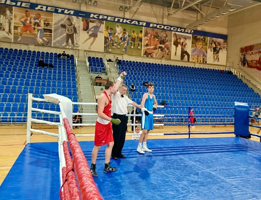 Коломенец принял участие в соревнованиях по боксу