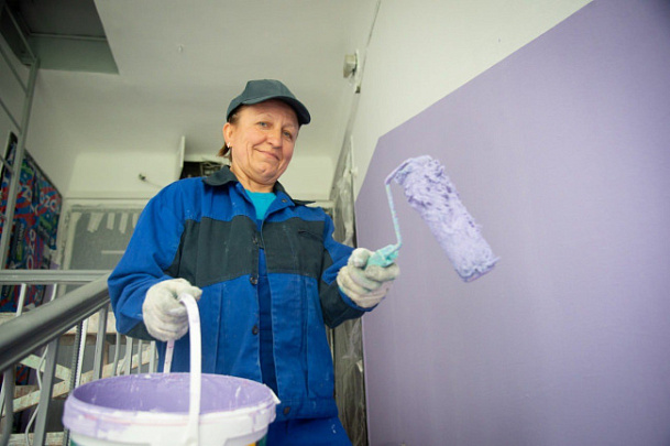 В Коломне покрасили второй подъезд в доме 47 по улице Красина 