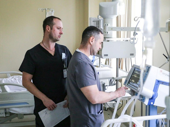 Подмосковные больницы получили новые аппараты ИВЛ