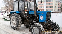 Расчистка дворов от снега в микрорайоне Щурово на контроле