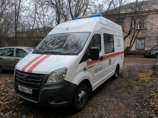 Егорьевские спасатели помогли медикам в транспортировке пожилой женщины